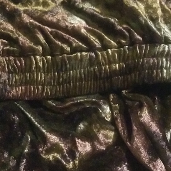 2piece outfit beautiful vibrant colors. - Picture 4 of 4